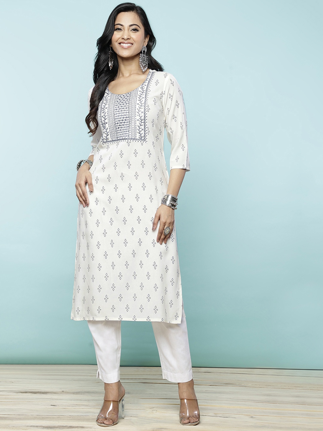 

Rangita Ethnic Motifs Printed Sequinned Straight Kurta, Off white