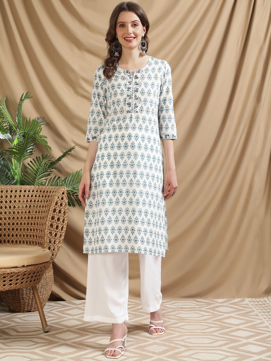 Rangita Floral Printed Notch Neck Straight Cotton Kurta, Blue
