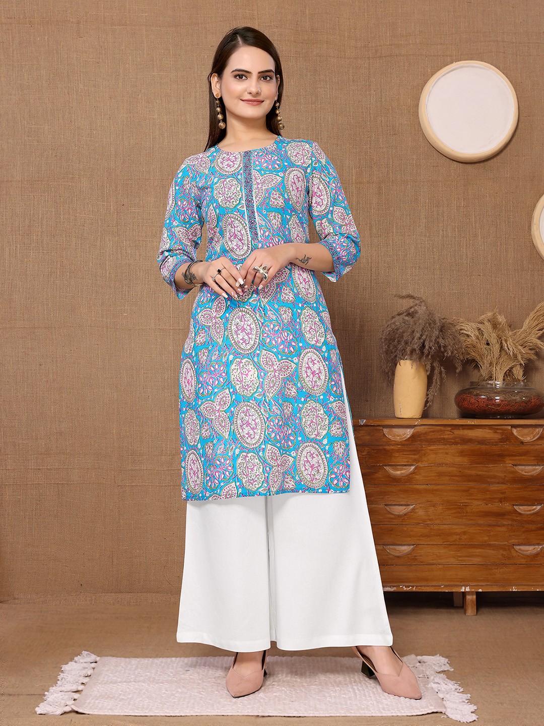 

Rangita Ethnic Motifs Printed Round Neck Cotton Straight Kurta, Blue