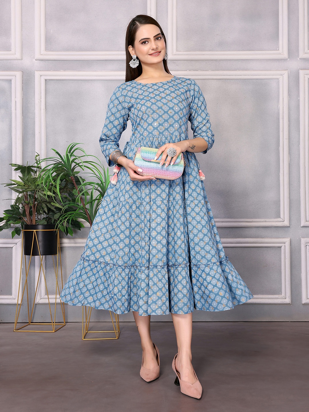 

Rangita Ethnic Motifs Printed Round Neck Empire Anarkali Kurta, Blue