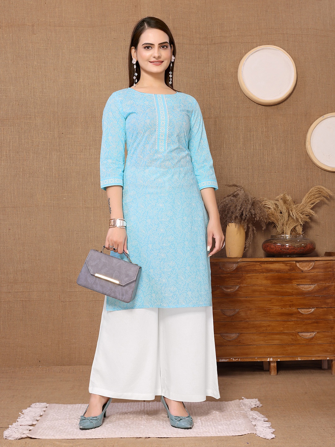 

Rangita Floral Printed Gotta Patti Cotton Straight Kurta, Blue