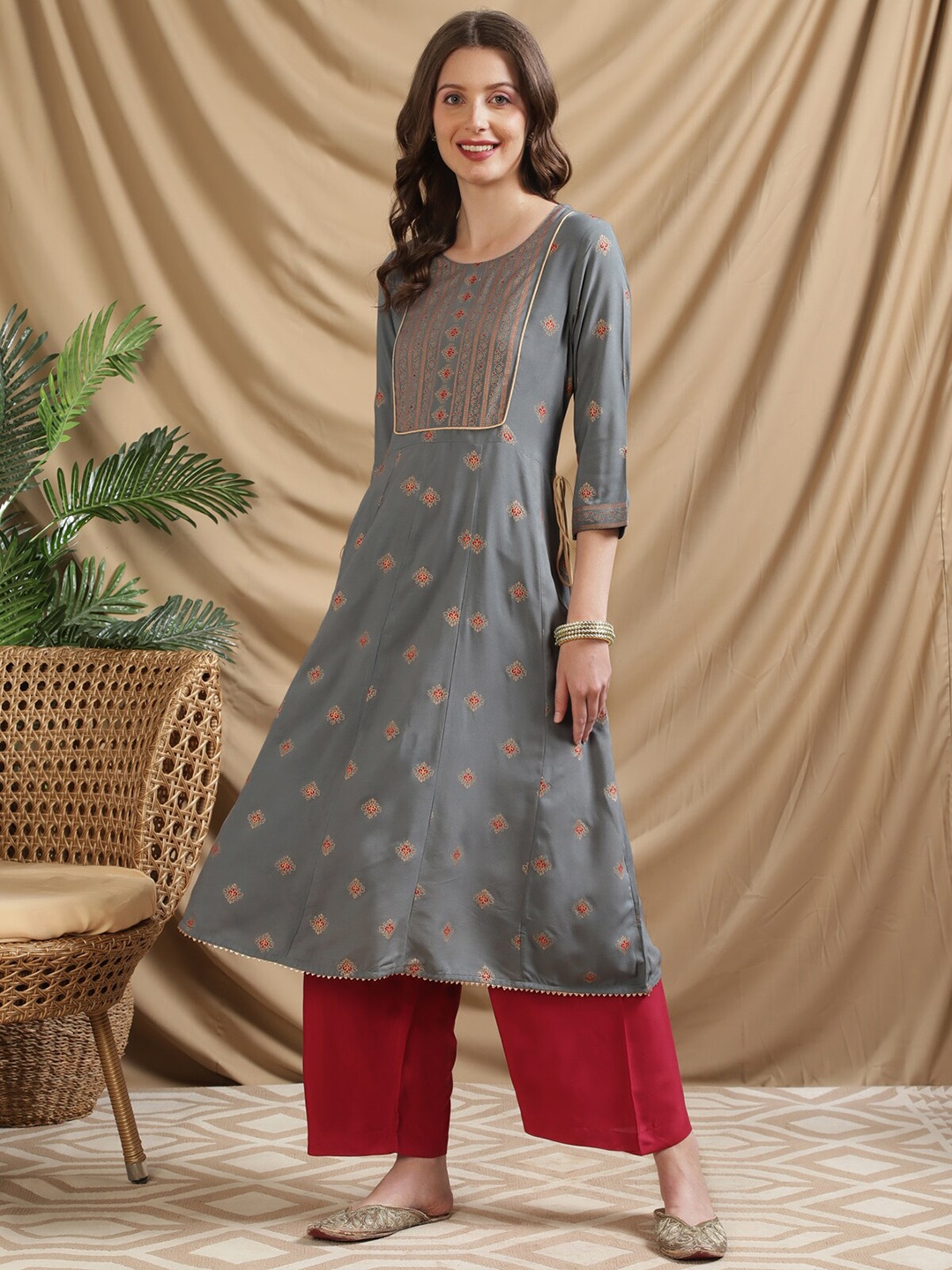 

Rangita Floral Printed A-Line Kurta, Grey