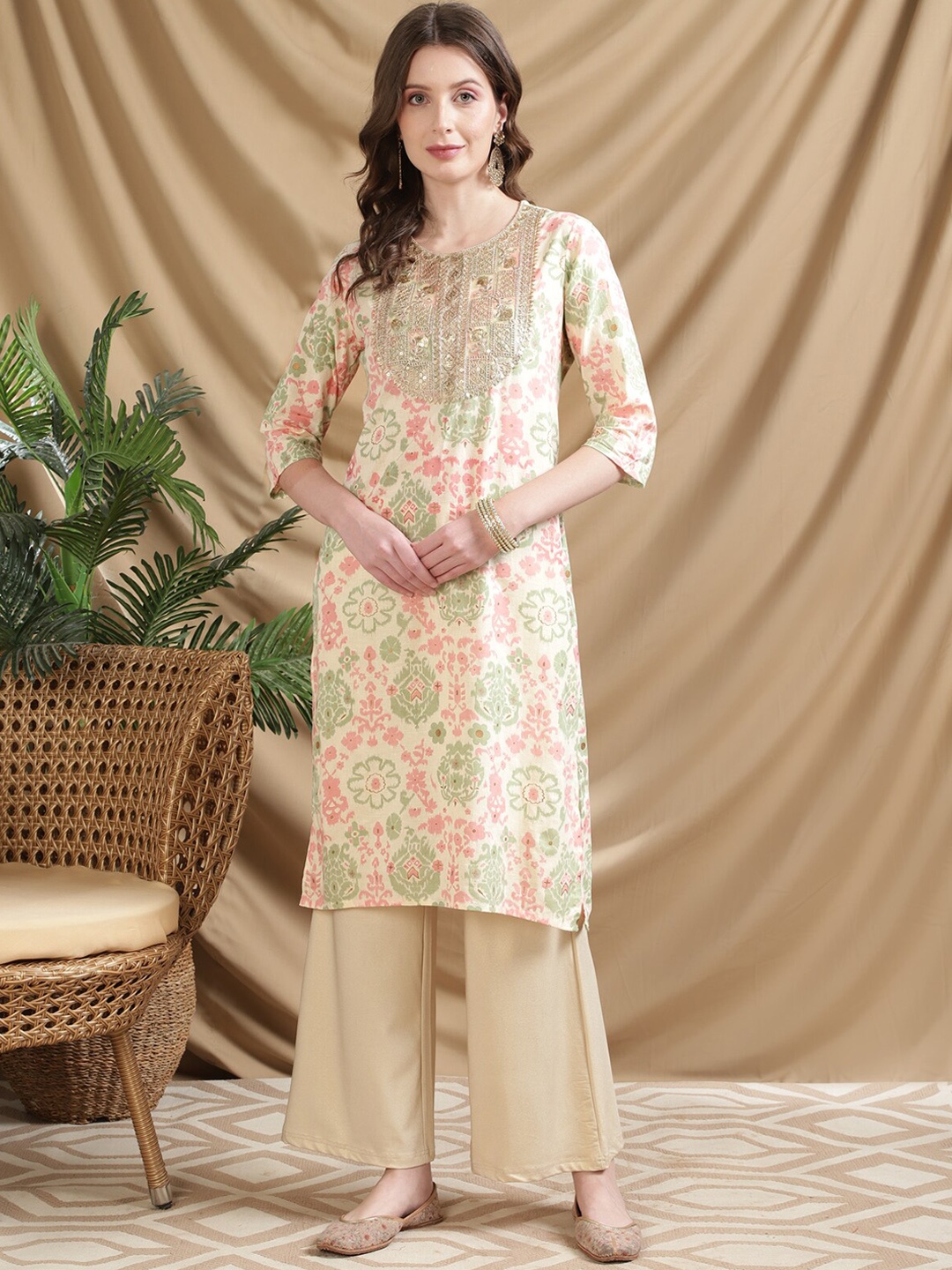 

Rangita Floral Printed Sequinned Straight Cotton Kurta, Cream
