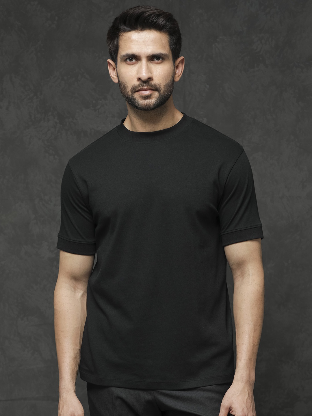 

RARE RABBIT Men Mano Round Neck Cotton Slim Fit T-Shirt, Black