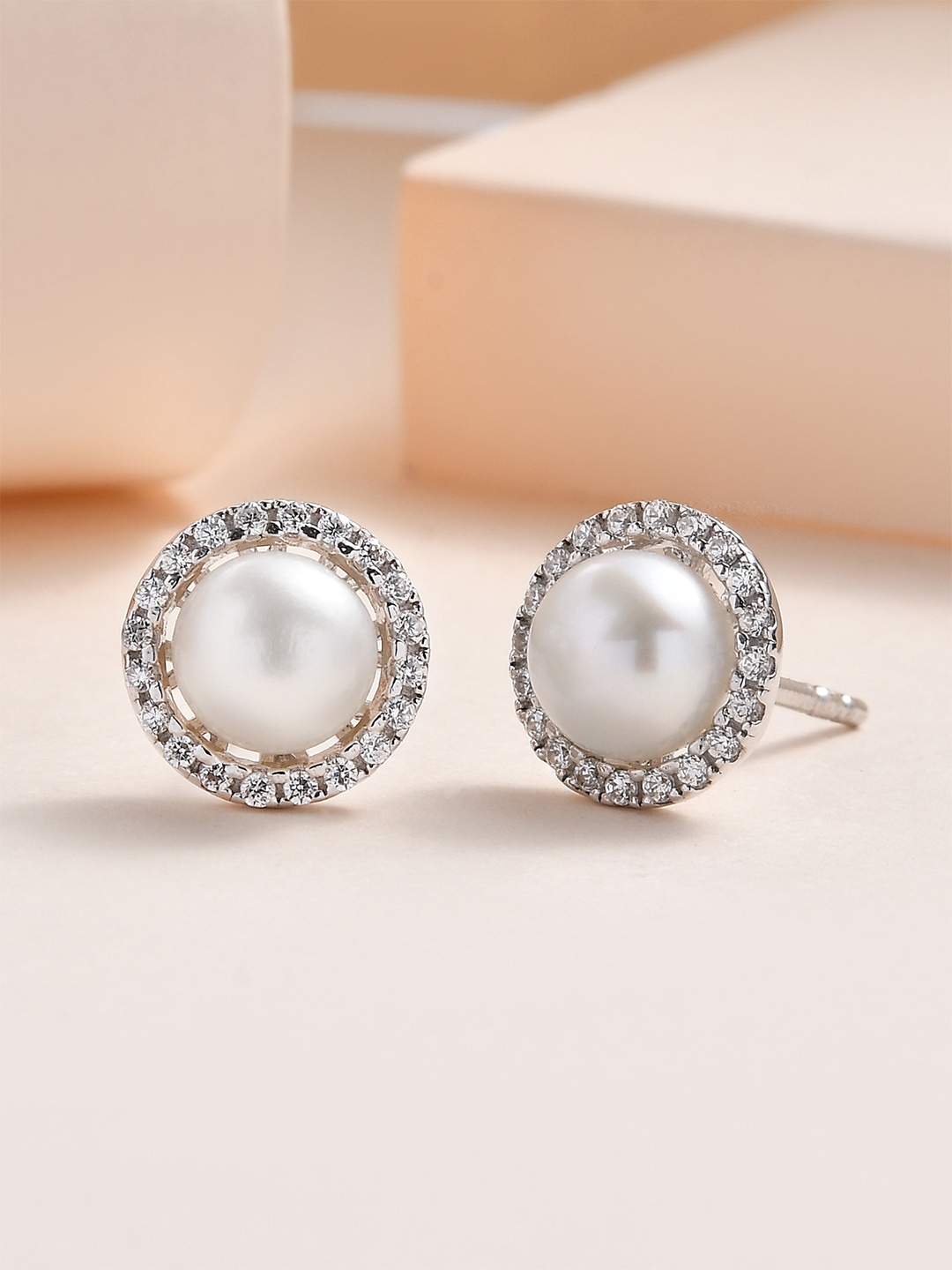 

Ornate Jewels 925 Sterling Silver Pearl Stud Earrings