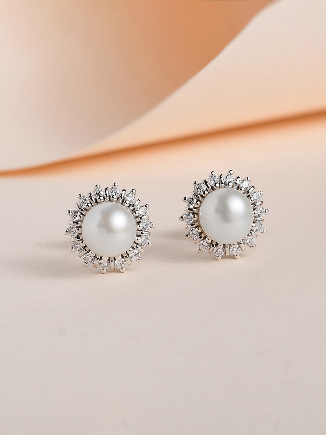 

Ornate Jewels 925 Sterling Silver Pearl Stud Earrings, White