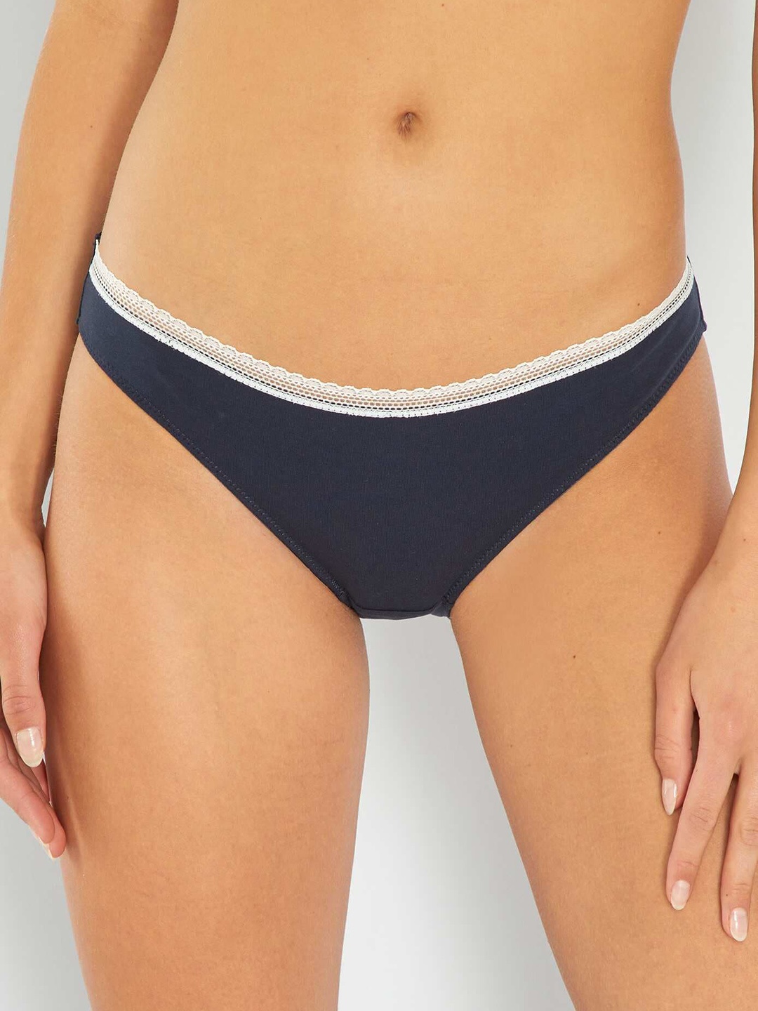 

KIABI Mid Rise Lace Basic Briefs, Navy blue