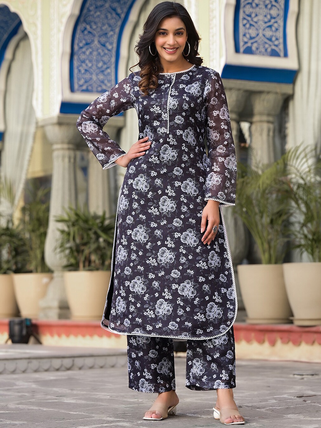 

Varanga Women Floral Printed Pure Cotton Straight Kurta With Trouser, Black