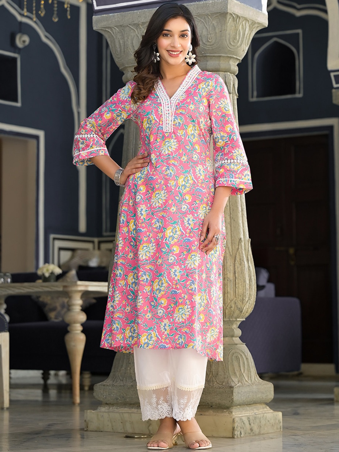 

Varanga Floral Printed V-Neck Lace Work Straight Kurta, Pink