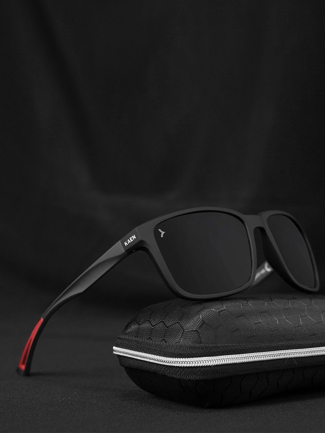 

Eyewearlabs Unisex Rectangle Sunglasses with Polarised Lens ELKAC3Myles, Black