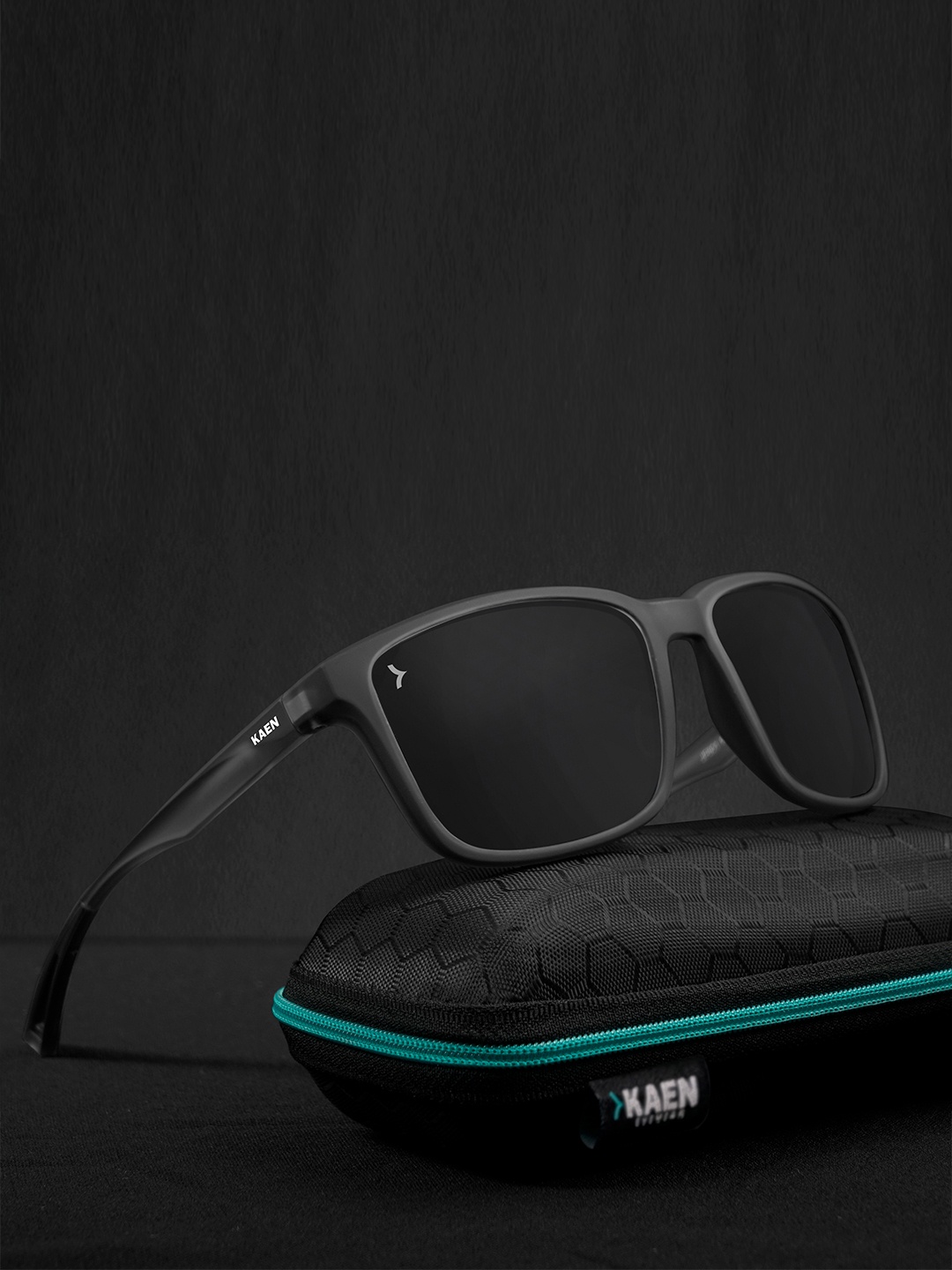 

Eyewearlabs Unisex Rectangle Sunglasses with Polarised Lens ELKAC2Myles, Black