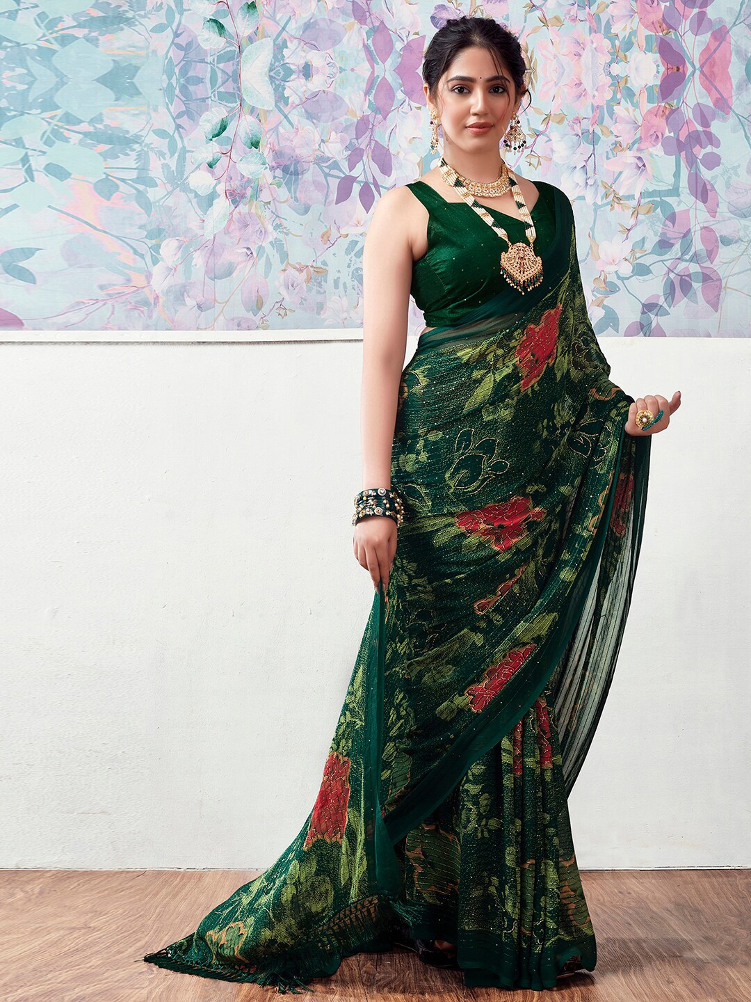 

Mitera Green & Red Ethnic Motifs Sequinned Banarasi Saree
