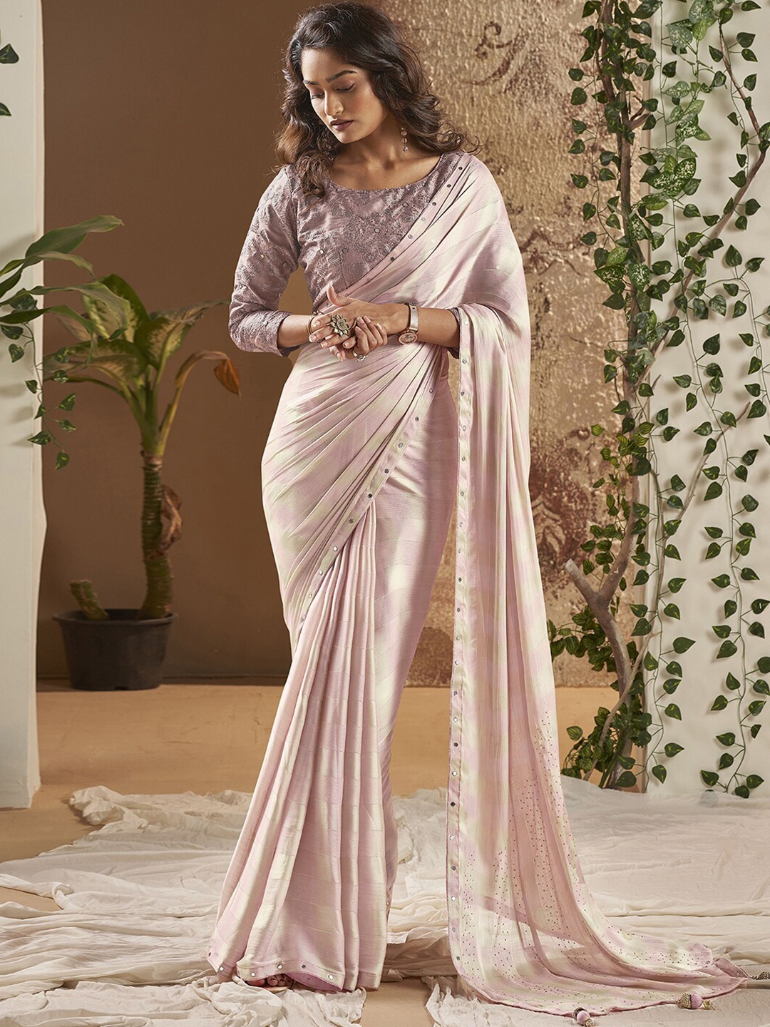 

Mitera Striped Mirror Work Banarasi Saree, Mauve