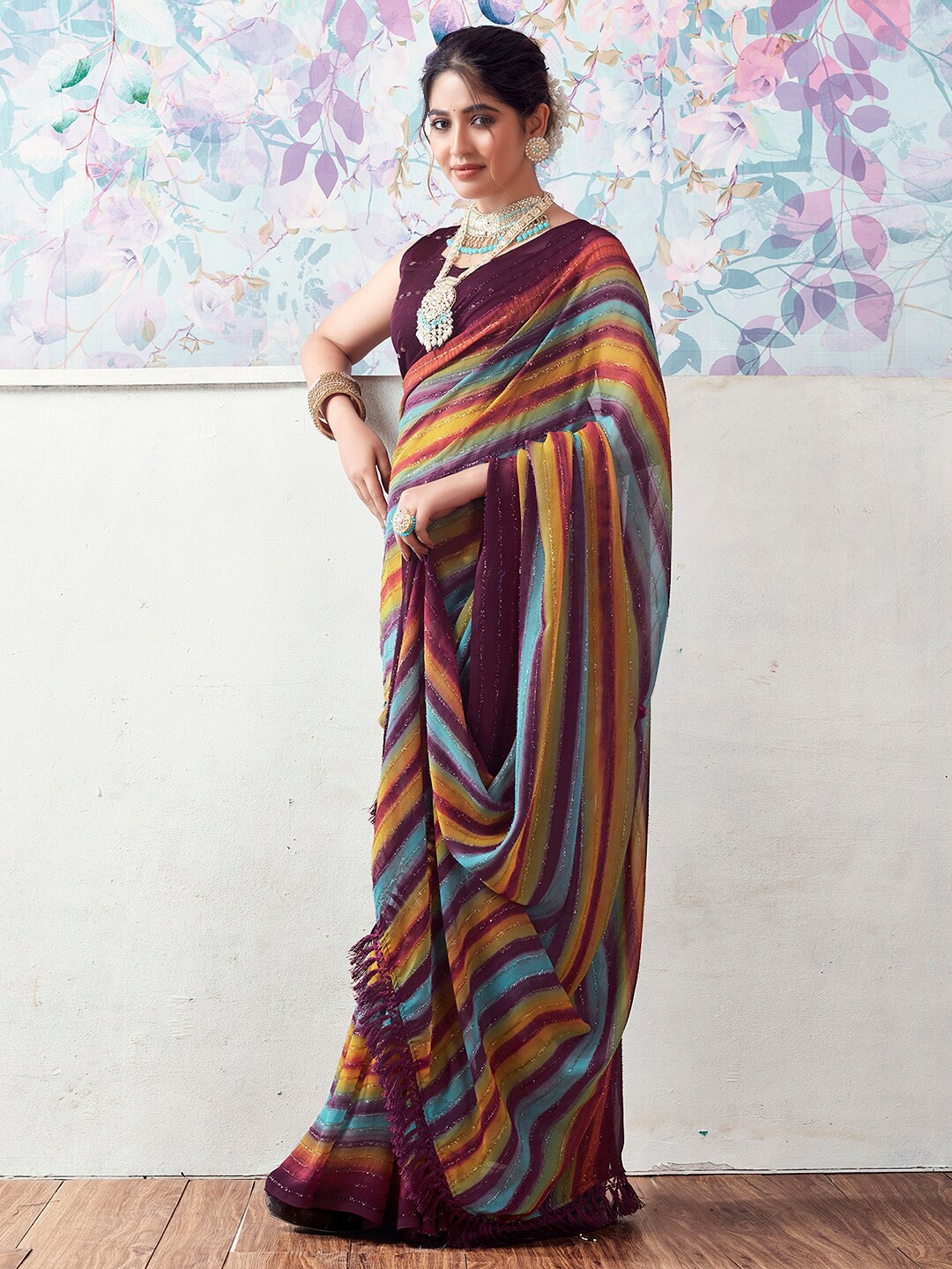 

Mitera Striped Printed Zari Saree, Burgundy