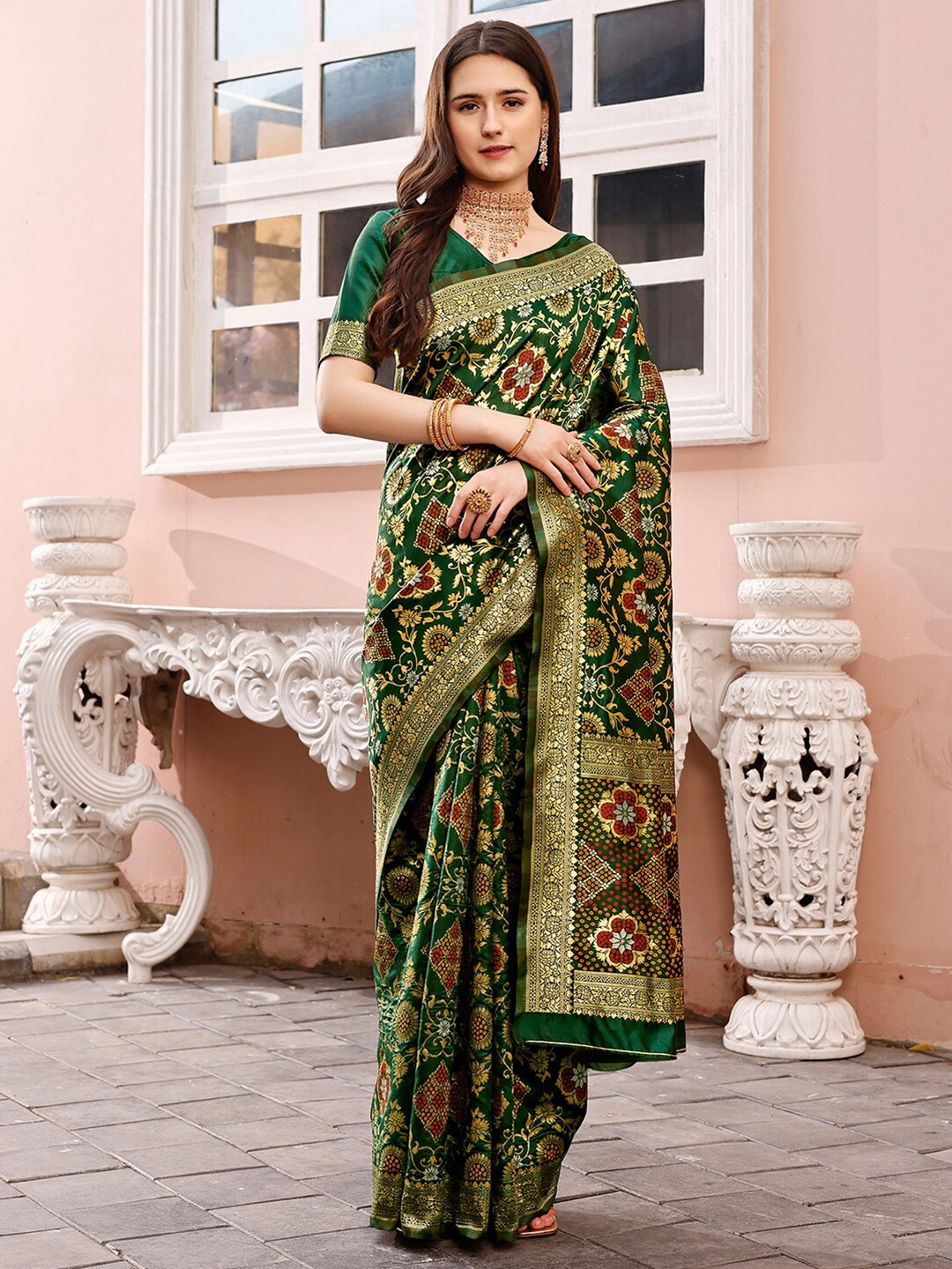 

Mitera Floral Woven Design Zari Art Silk Banarasi Saree, Green