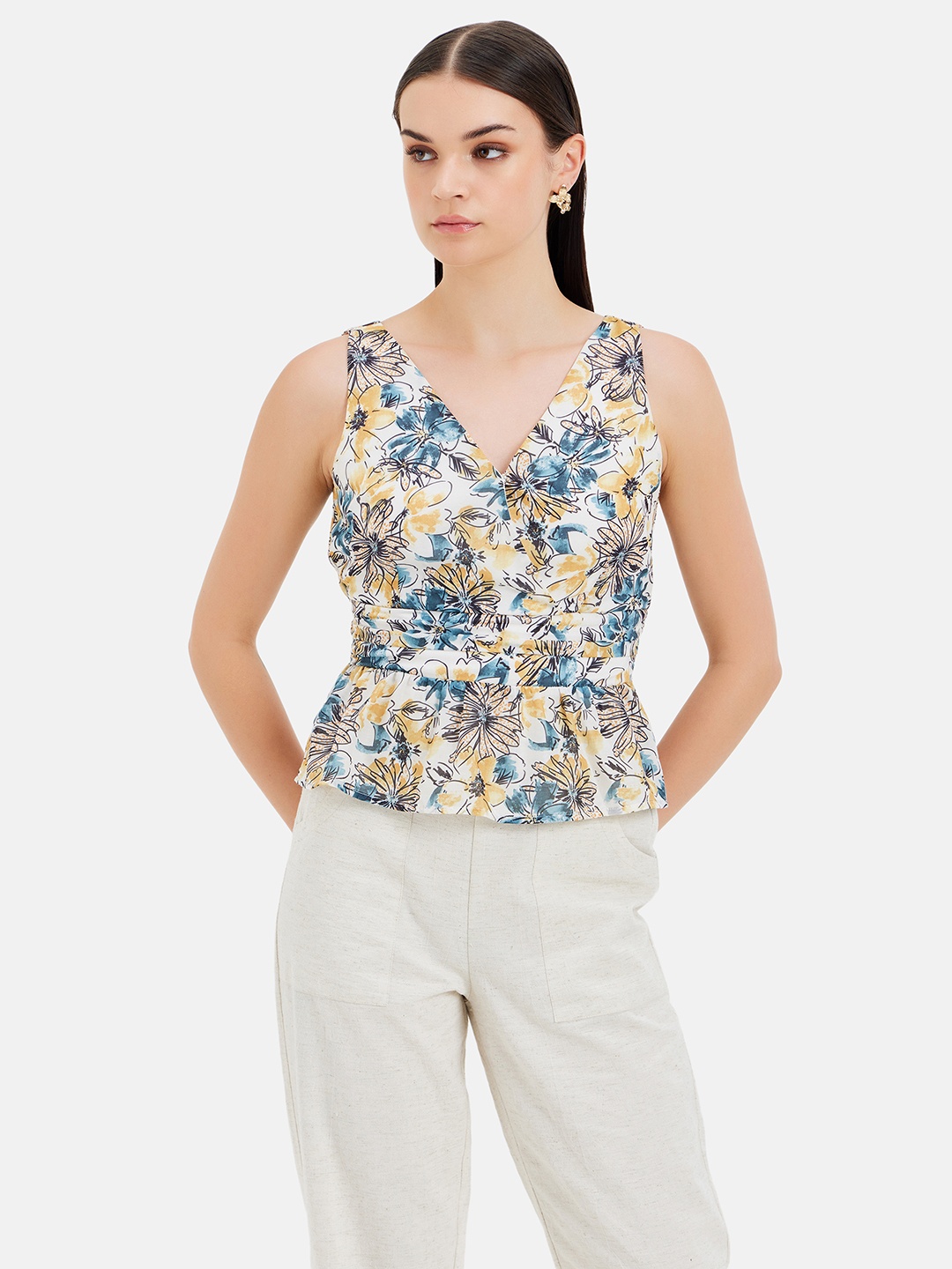 

Kazo Floral Printed V-Neck Smocked Detailed Top, Yellow