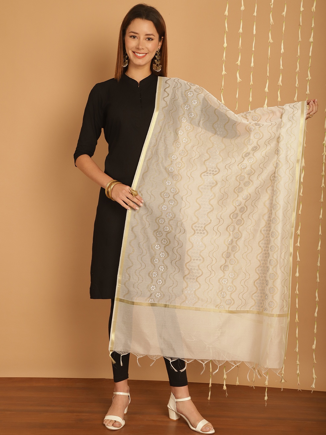 

SOUNDARYA Ethnic Motifs Printed Banarasi Silk Dupatta, Off white
