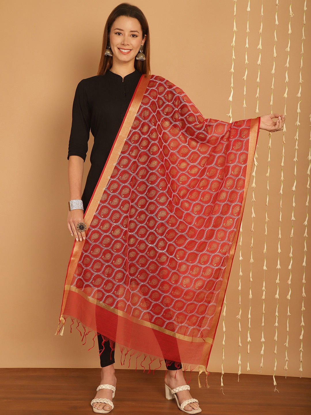 

SOUNDARYA Paisley Printed Banarasi Silk Dupatta, Red
