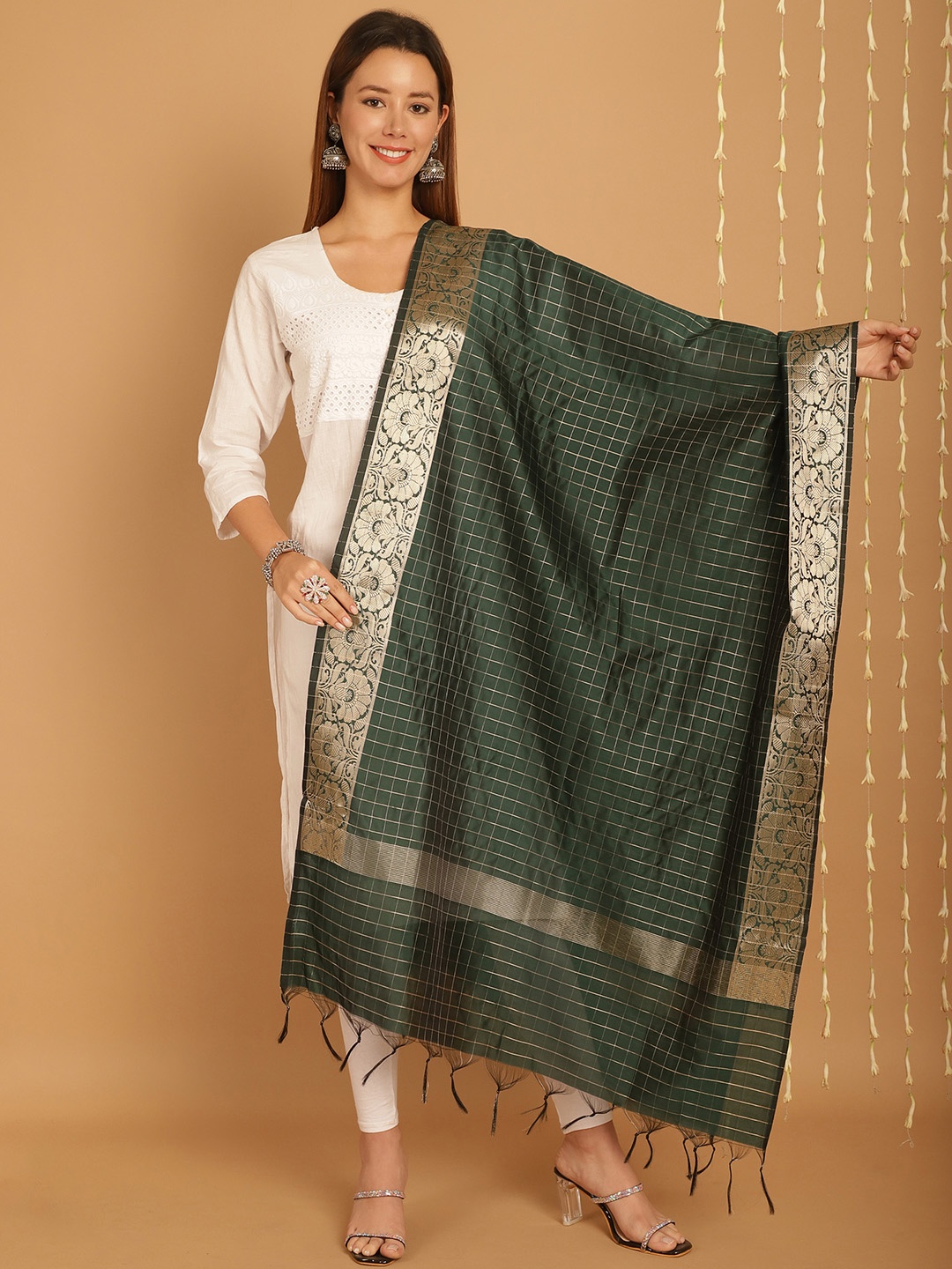SOUNDARYA Checked Banarasi Silk Dupatta, Green