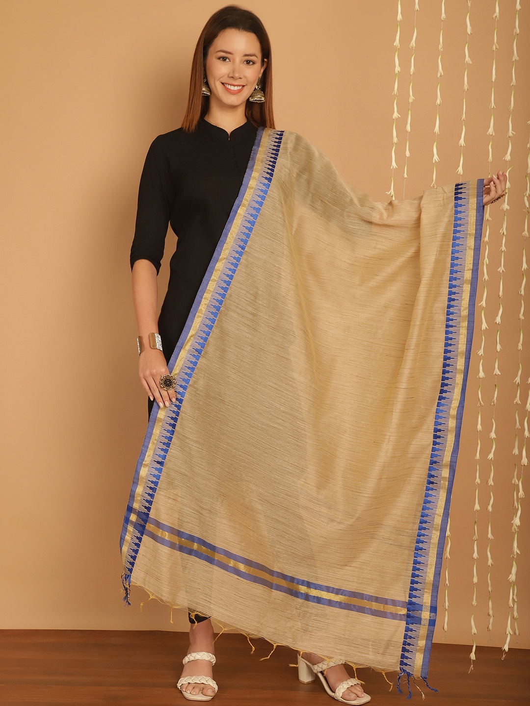 

SOUNDARYA Woven Design Border Banarasi Silk Dupatta, Beige