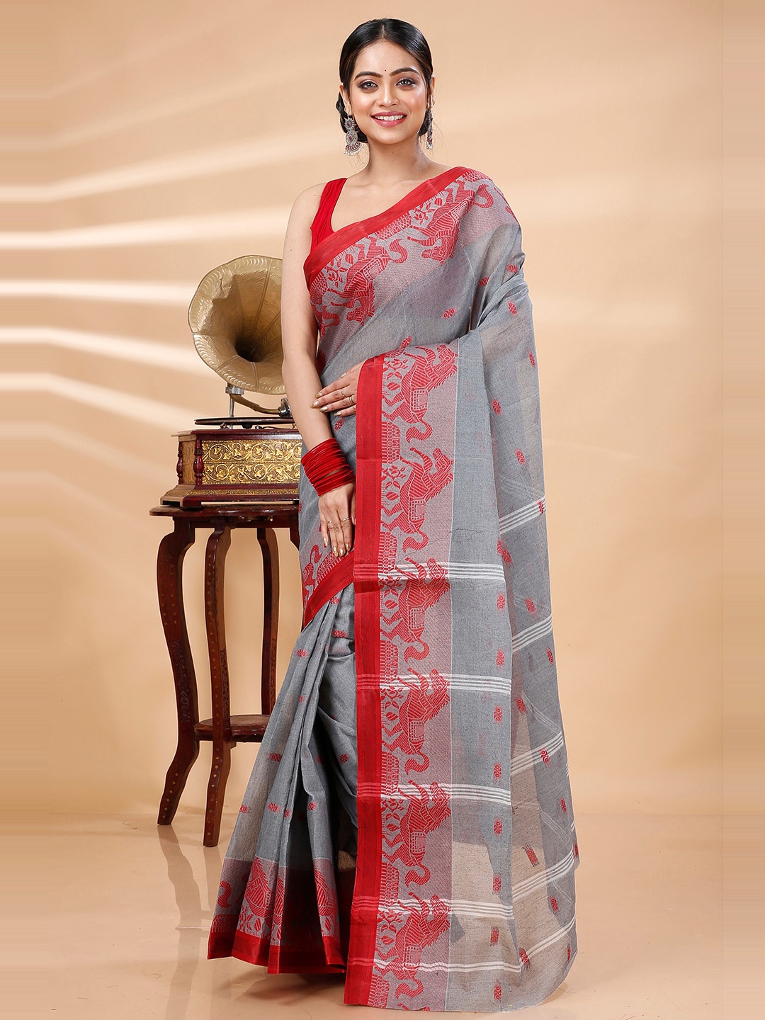 

DipDiya Ethnic Motifs Woven Design Pure Cotton Taant Saree, Grey