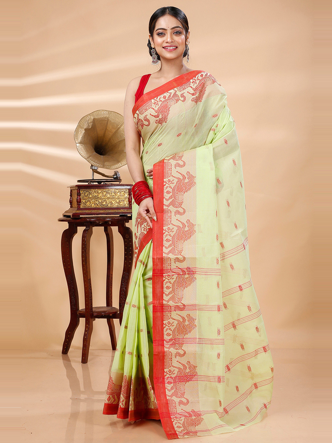 

DipDiya Ethnic Motifs Woven Design Pure Cotton Taant Saree, Green