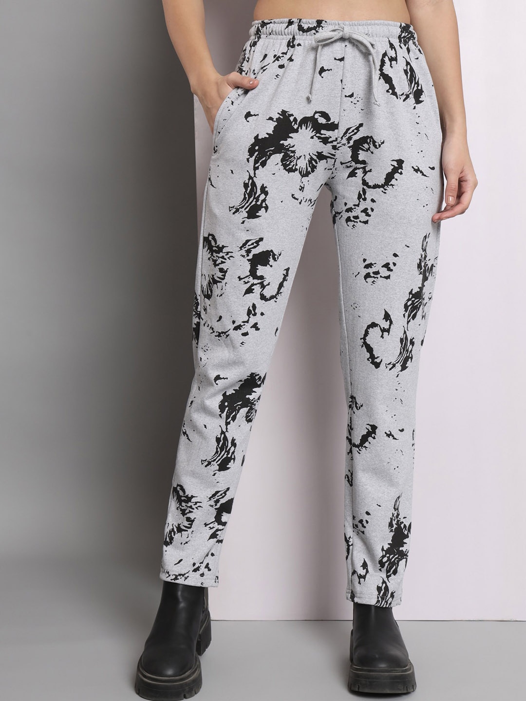 

Q-rious Women Abstract Printed Pure Cotton Trousers, Grey