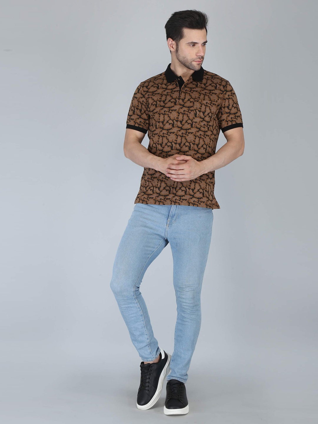 

CELSIUS Abstract Printed Polo Collar T-shirt, Camel brown