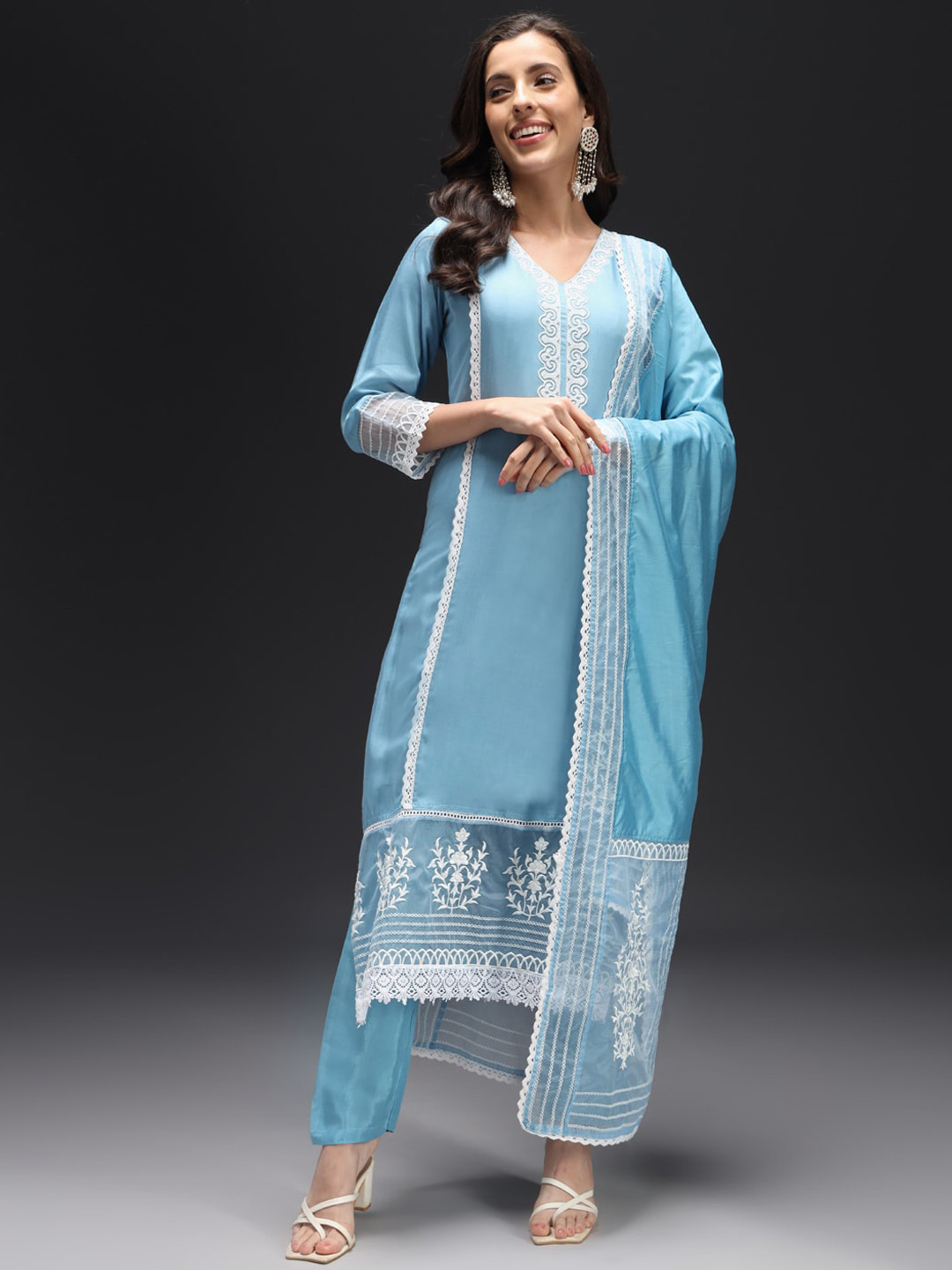 

HEEPOSH Abstract Embroidered Thread Work Silk Crepe Kurta With Trouser & Dupatta, Turquoise blue