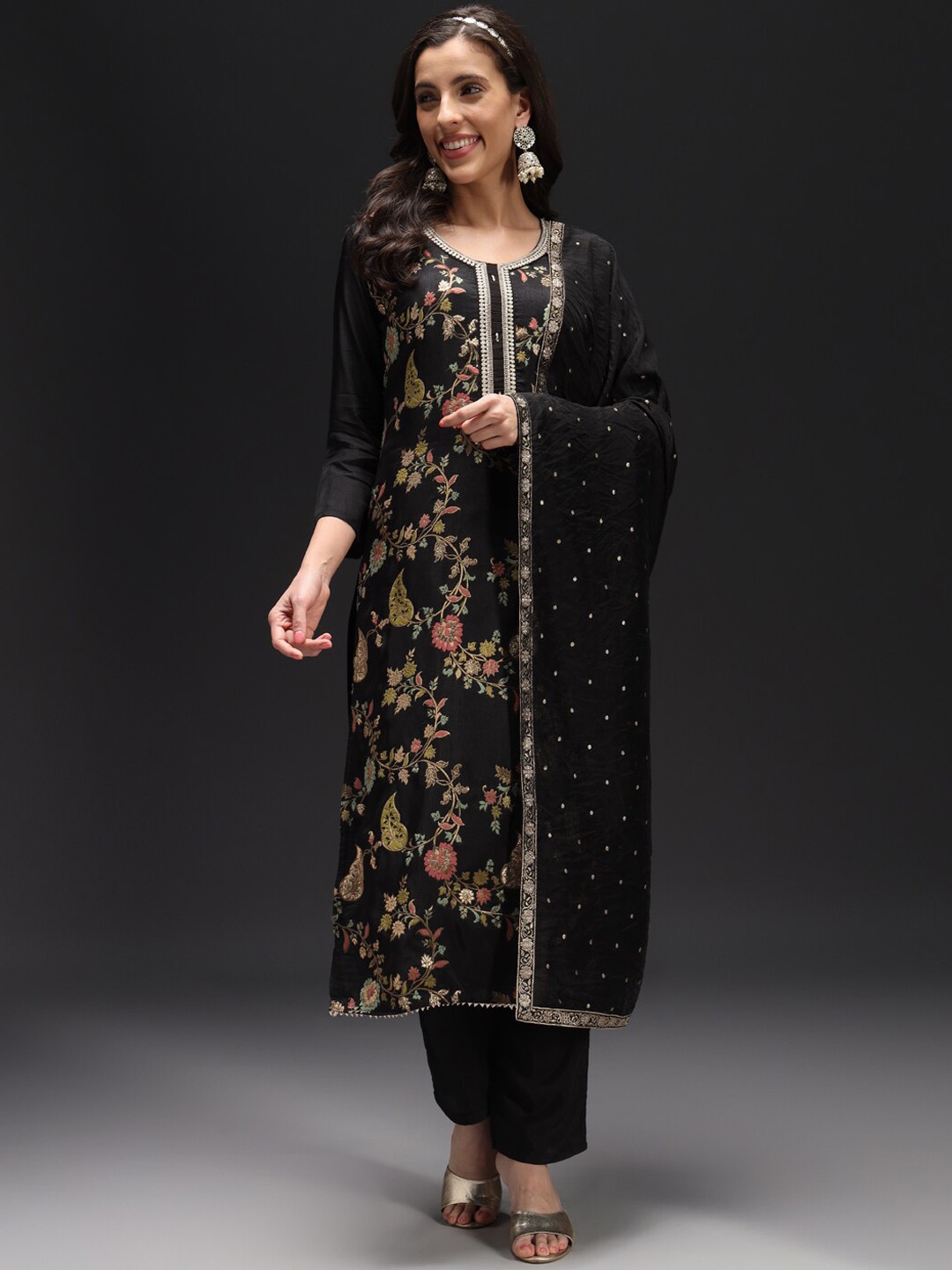 

HEEPOSH Floral Embroidered Silk Crepe Jacquard Kurta With Trouser & Dupatta, Black