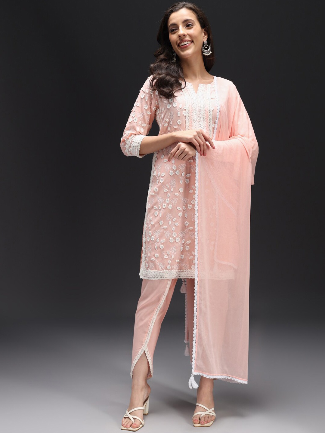 

HEEPOSH Floral Embroidered Regular Thread Work Kurta with Dhoti Pants & With Dupatta, Peach