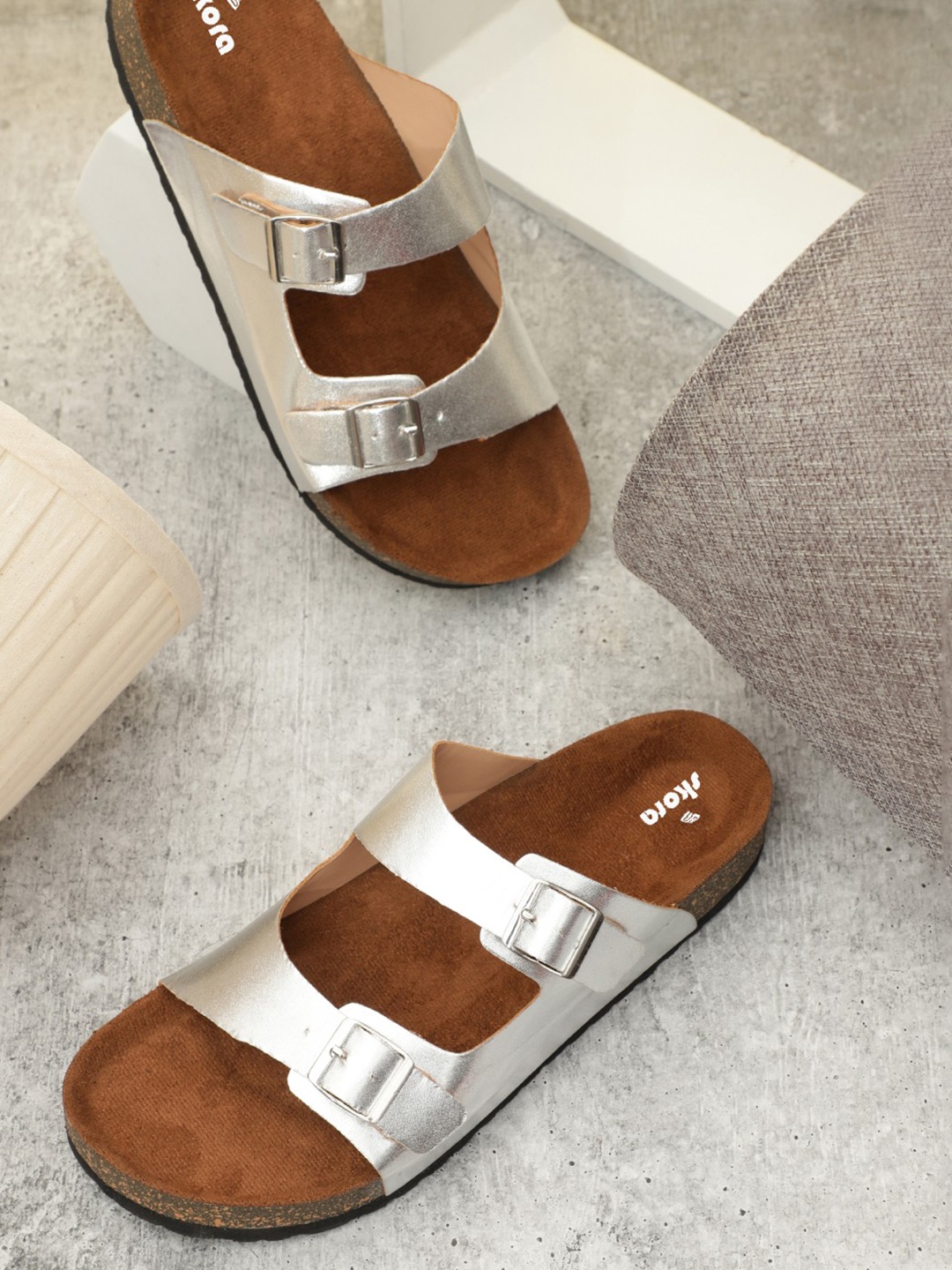

SKORA Open Toe Flats with Buckles, Silver