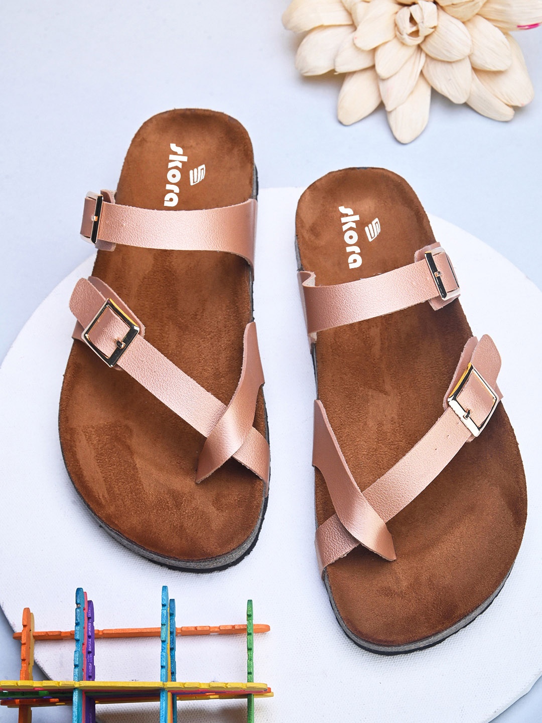 

SKORA One Toe Flats with Buckles, Pink