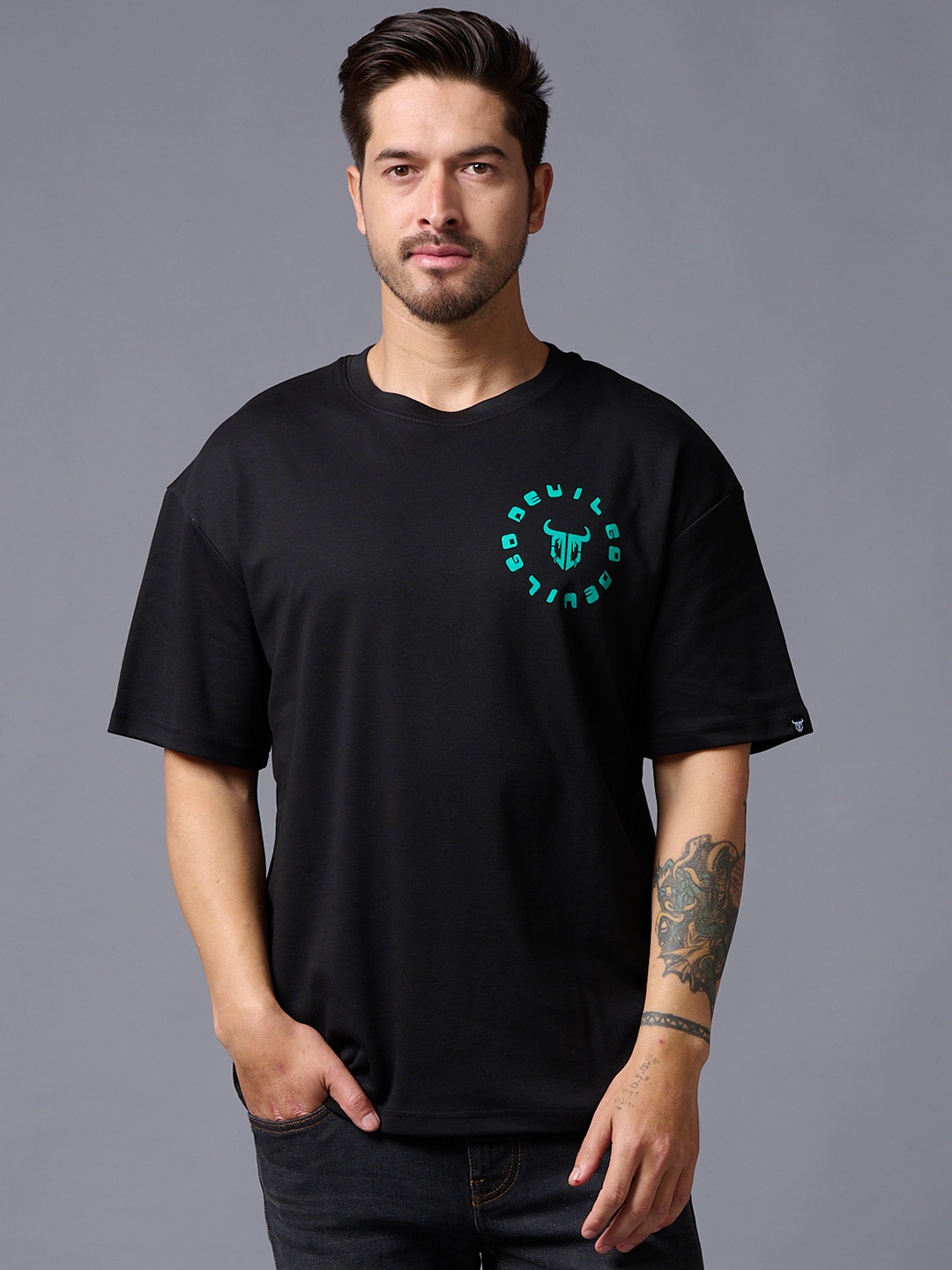 

GO DEVIL Typography Printed Oversized Cotton Drop-Shoulder Sleeves T-shirt, Black
