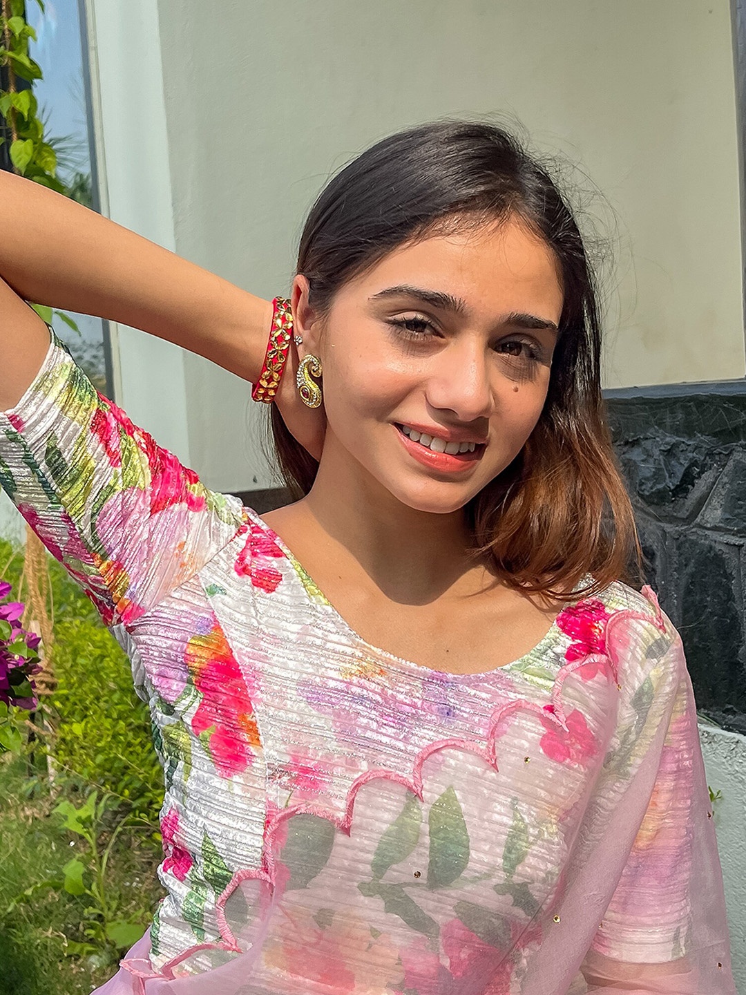 

Bindigasm's Advi Floral Print Velvet Stretchable Slip On Blouse, Pink
