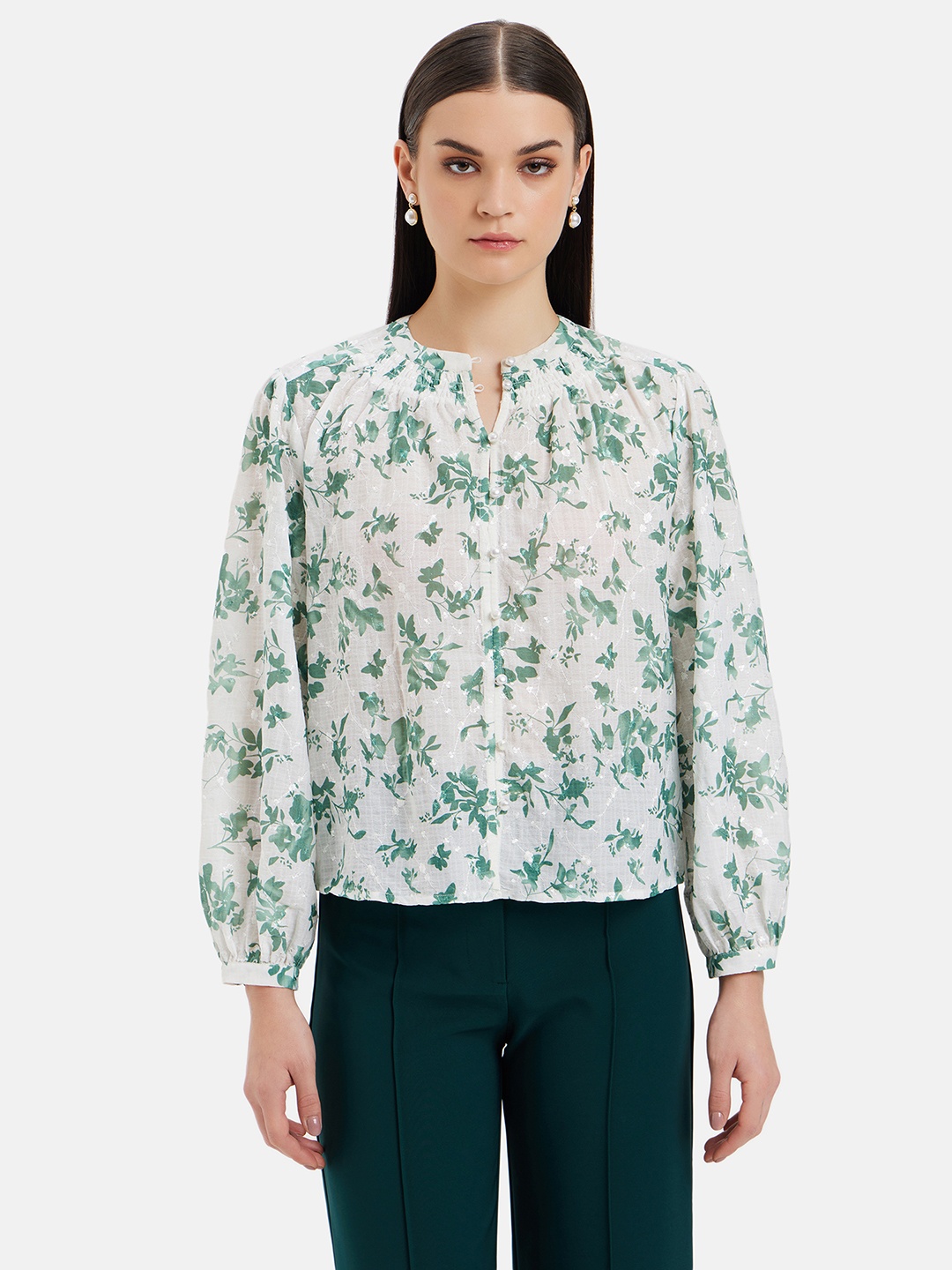 

Kazo Floral Printed Keyhole Neck Puff Sleeves Smocked Detailed Top, White