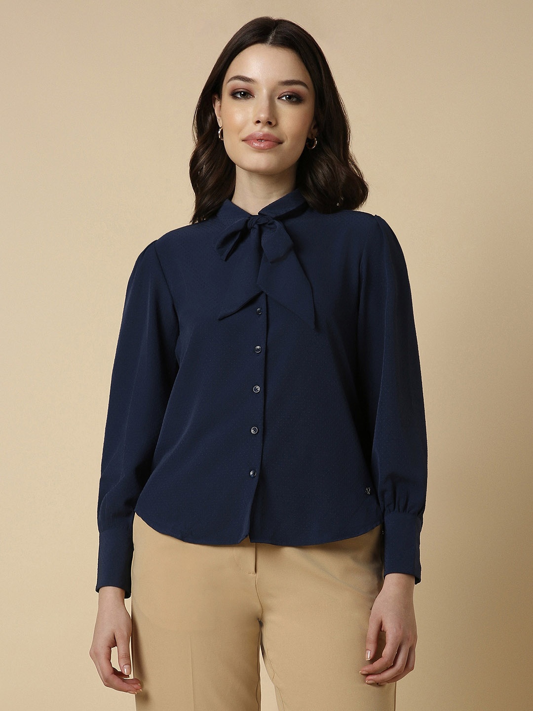 

Allen Solly Woman Tailored Fit Textured Spread Collar Long Sleeves Casual Shirt, Navy blue