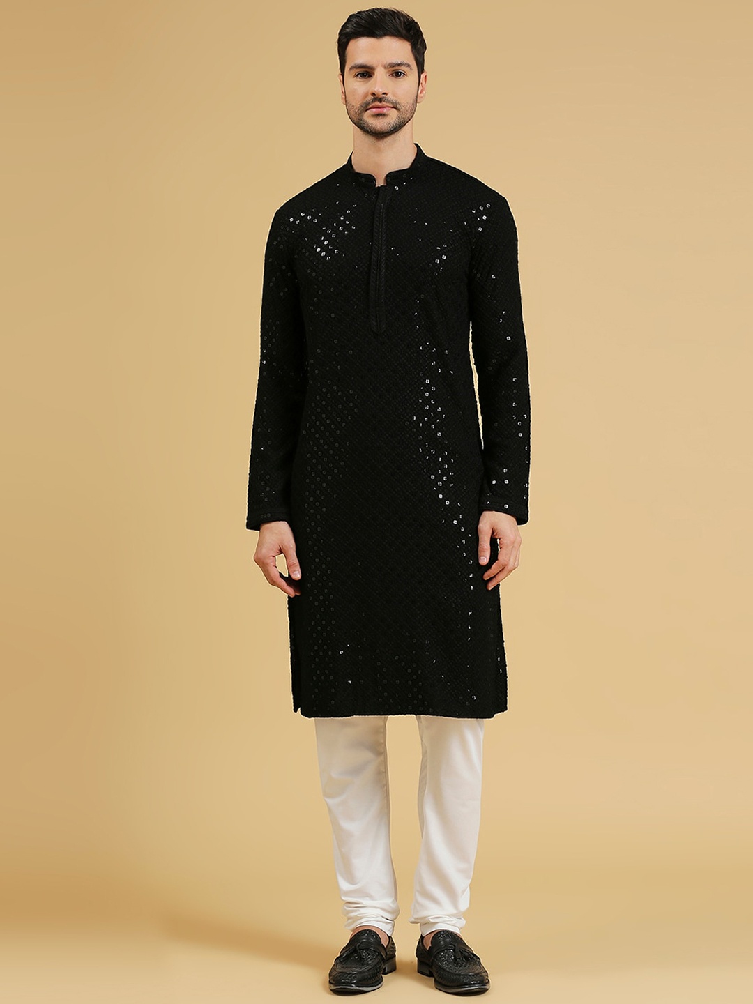 

RAJUBHAI HARGOVINDAS Geometric Embroidered Sequinned Straight Kurta, Black