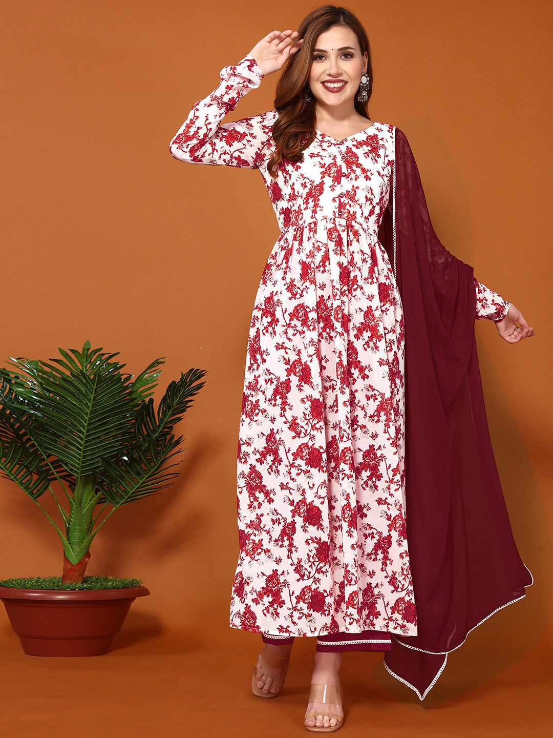 

SKYLEE White Floral Printed V-Neck Gotta Patti Anarkali Kurta with Palazzos & Dupatta, Red