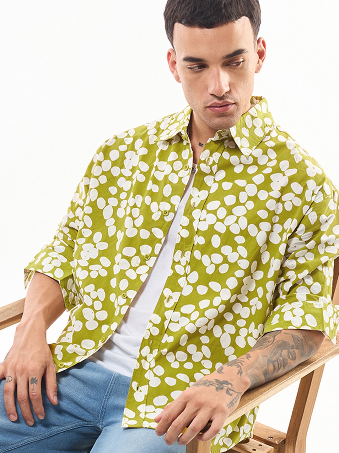 

Bewakoof Yellow Oversized Abstract Printed Spread Collar Cotton Casual Shirt