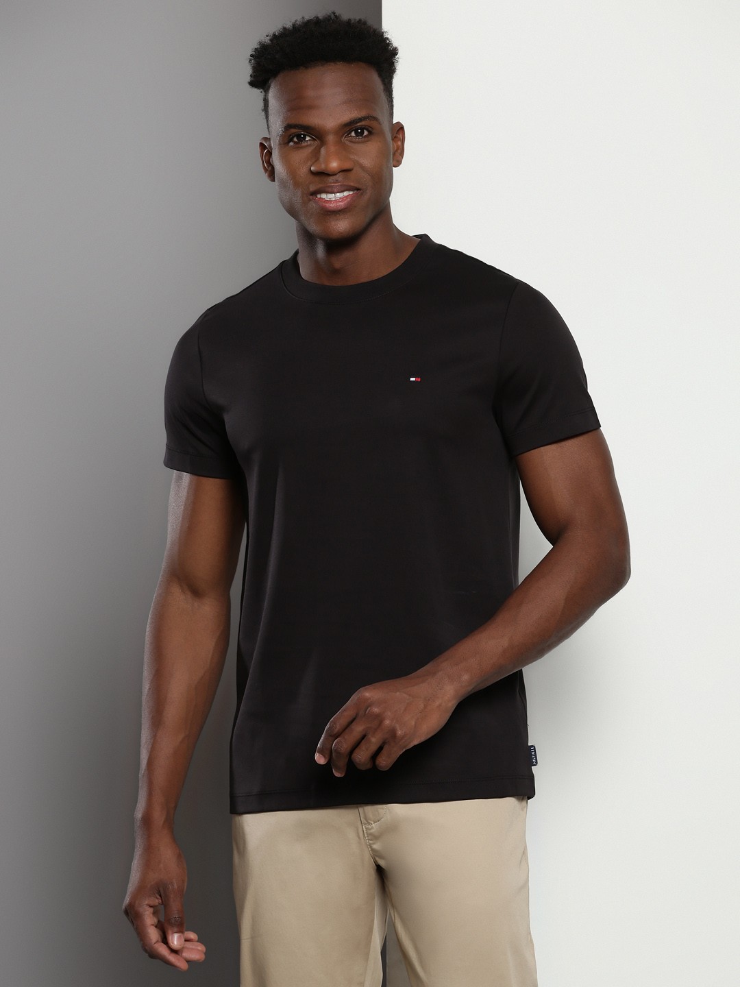

Tommy Hilfiger Slim Fit Round Neck T-shirt, Black