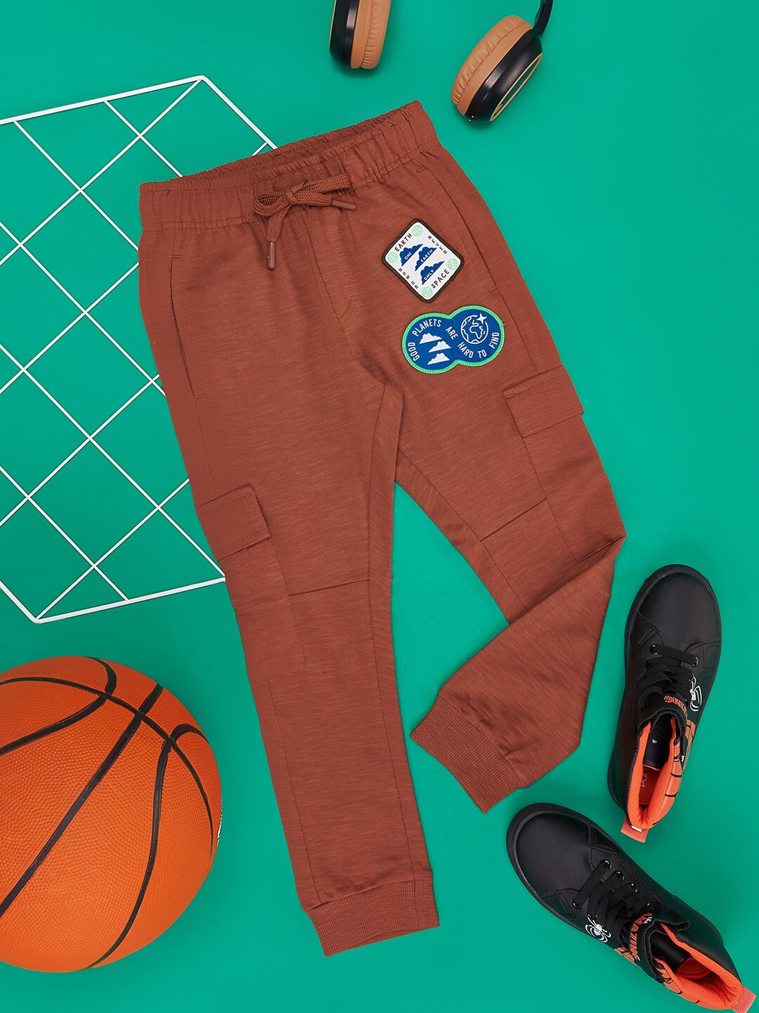 

Pantaloons Junior Boys Mid-Rise Pure Cotton Joggers, Rust