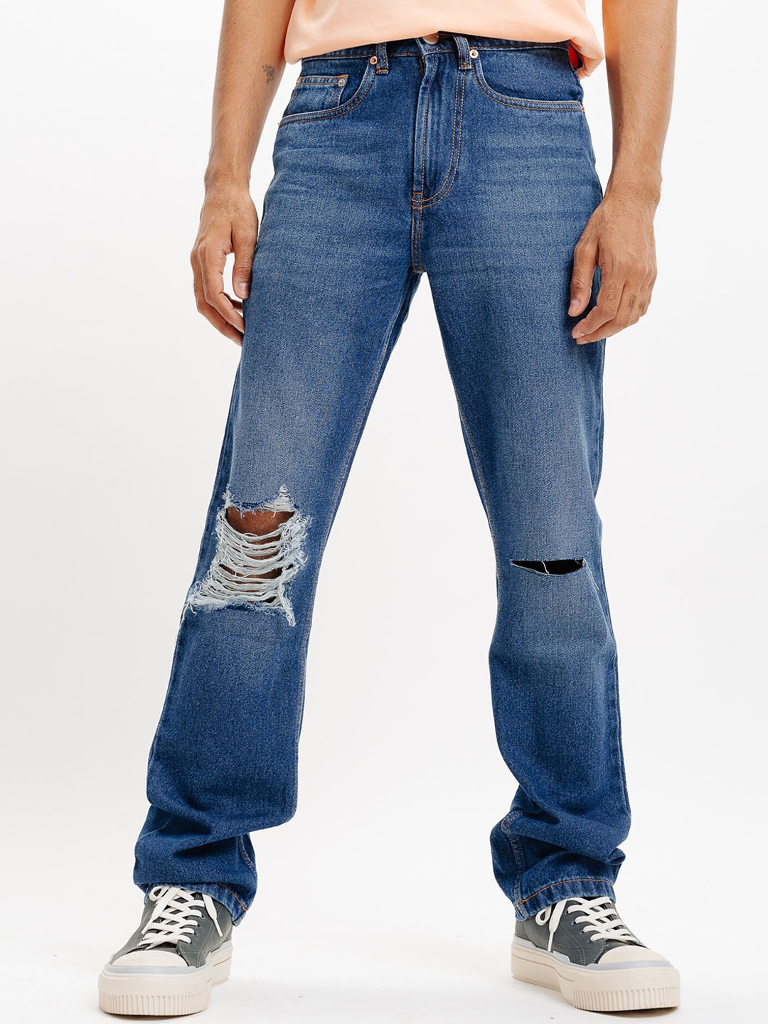 

FREAKINS Men Straight Fit Distressed Pure Cotton Light Fade Jeans, Blue