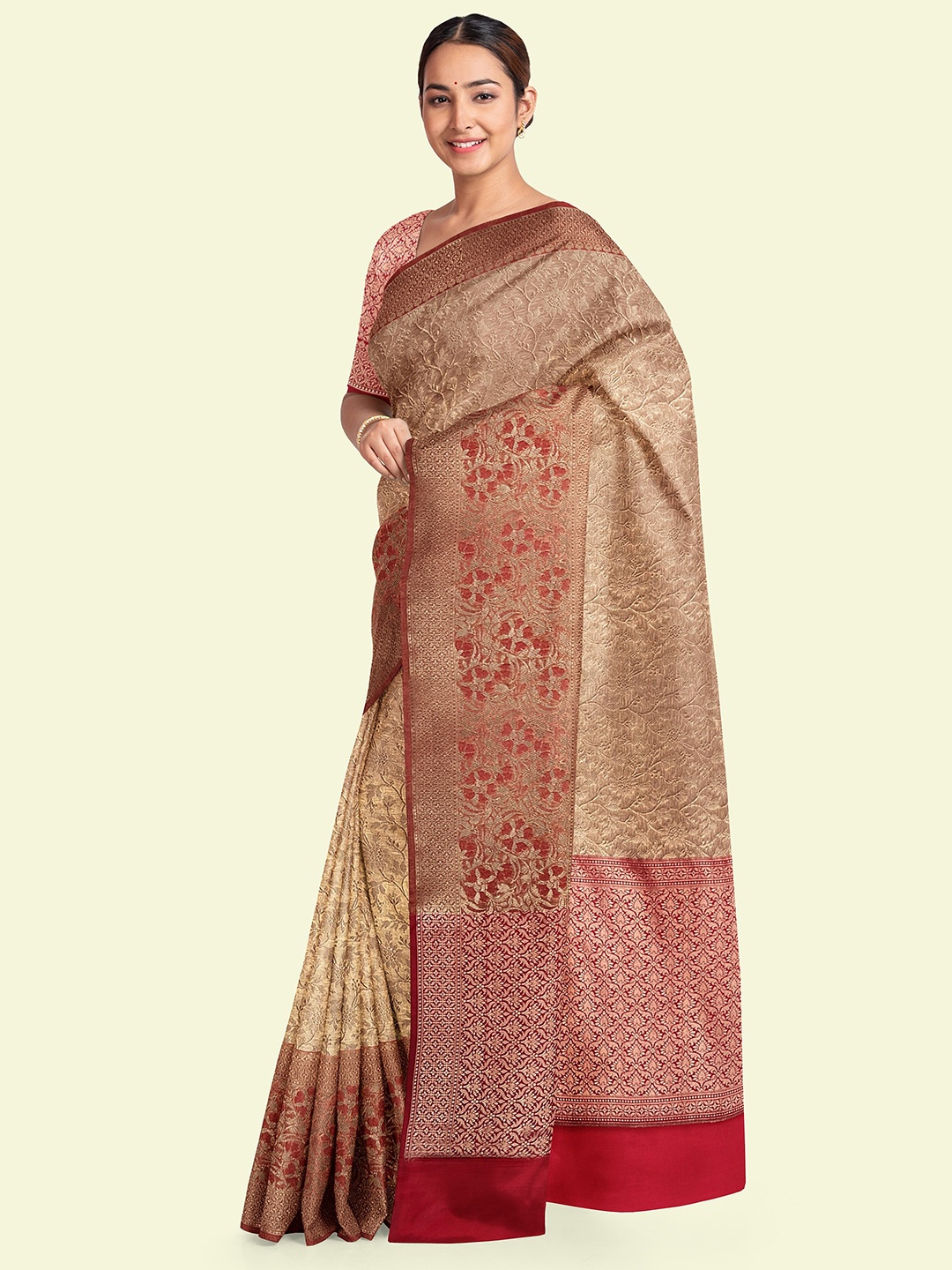 

Muskan Fashion Ethnic Motifs Woven Design Tissue Banarasi Saree, Gold