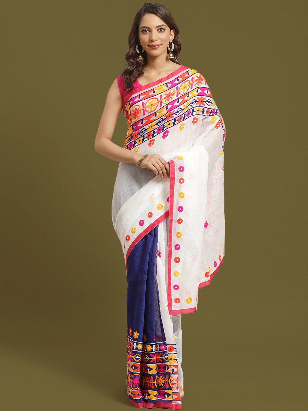 

HOUSE OF ARLI Geometric Embroidered Silk Cotton Saree, Grey