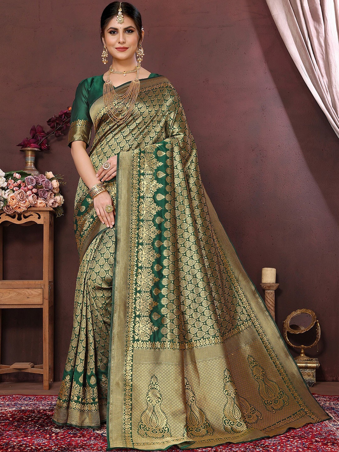 

KALINI Ethnic Motifs Woven Design Zari Banarasi Saree, Green