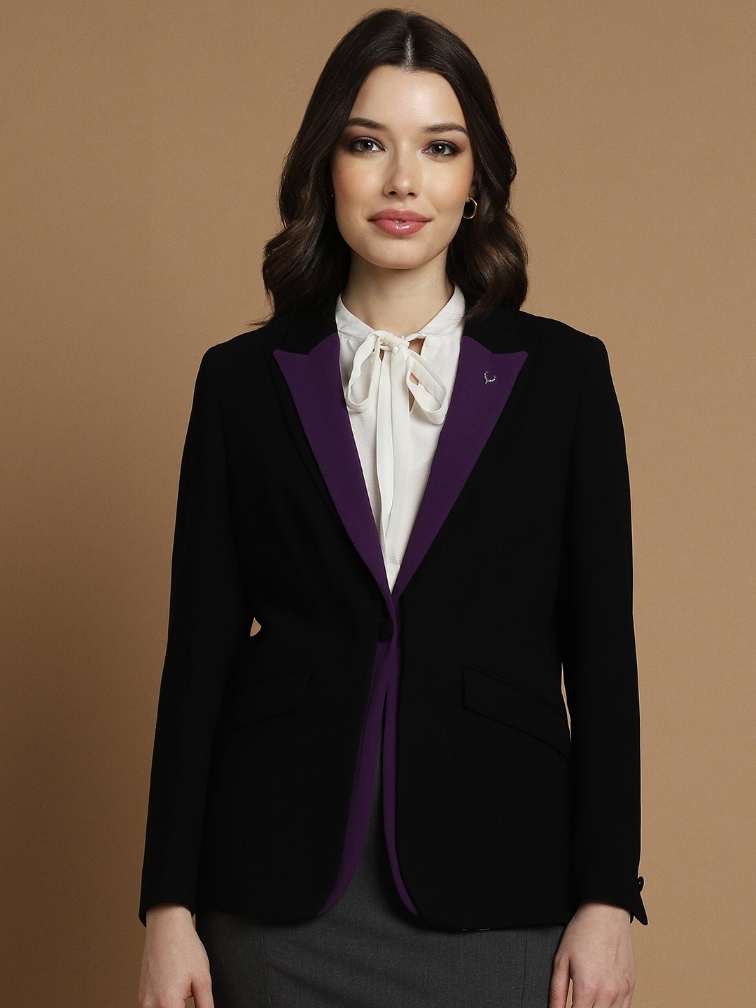 

Allen Solly Woman Noteched Lapel Long Sleeves Single Breasted Blazers, Black