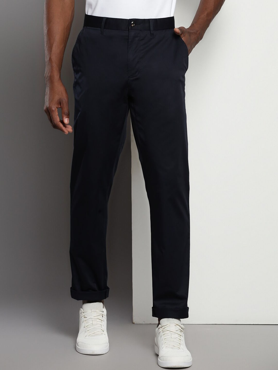 

Tommy Hilfiger Men Mid Rise Trousers, Navy blue