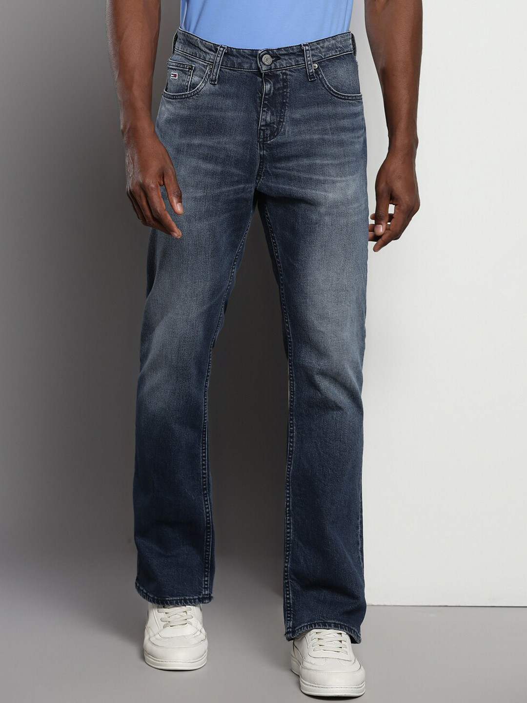 

Tommy Hilfiger Men Bootcut Clean Look Light Fade Cotton Jeans, Blue