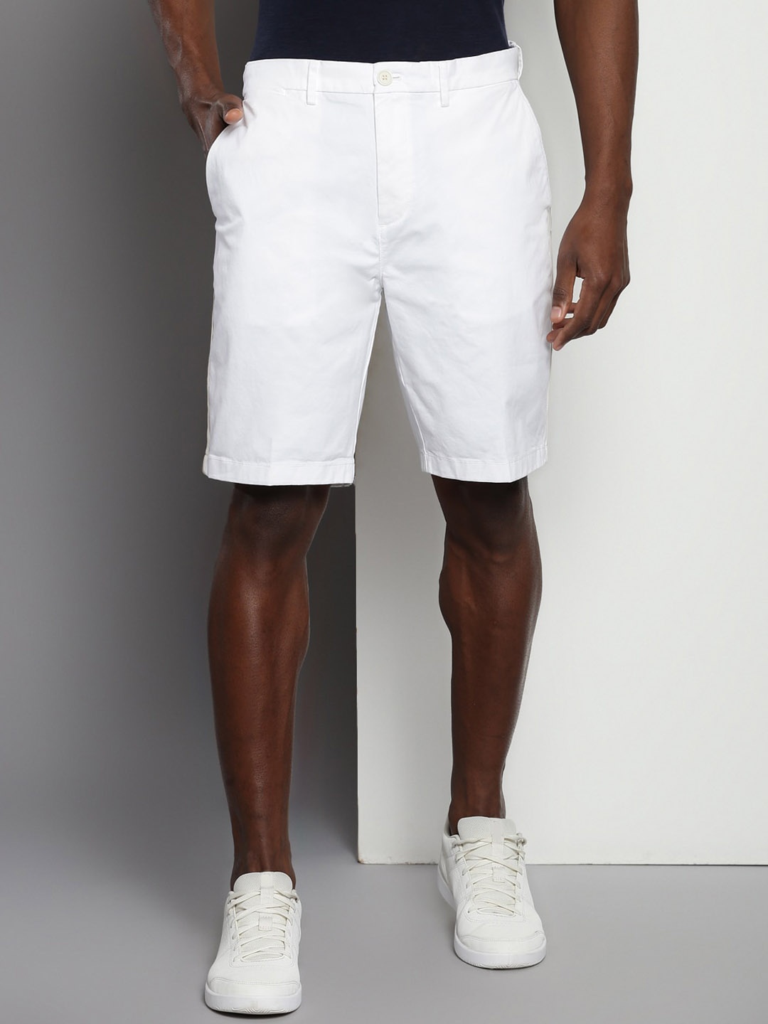 

Tommy Hilfiger Men Mid-Rise Cotton Shorts, White